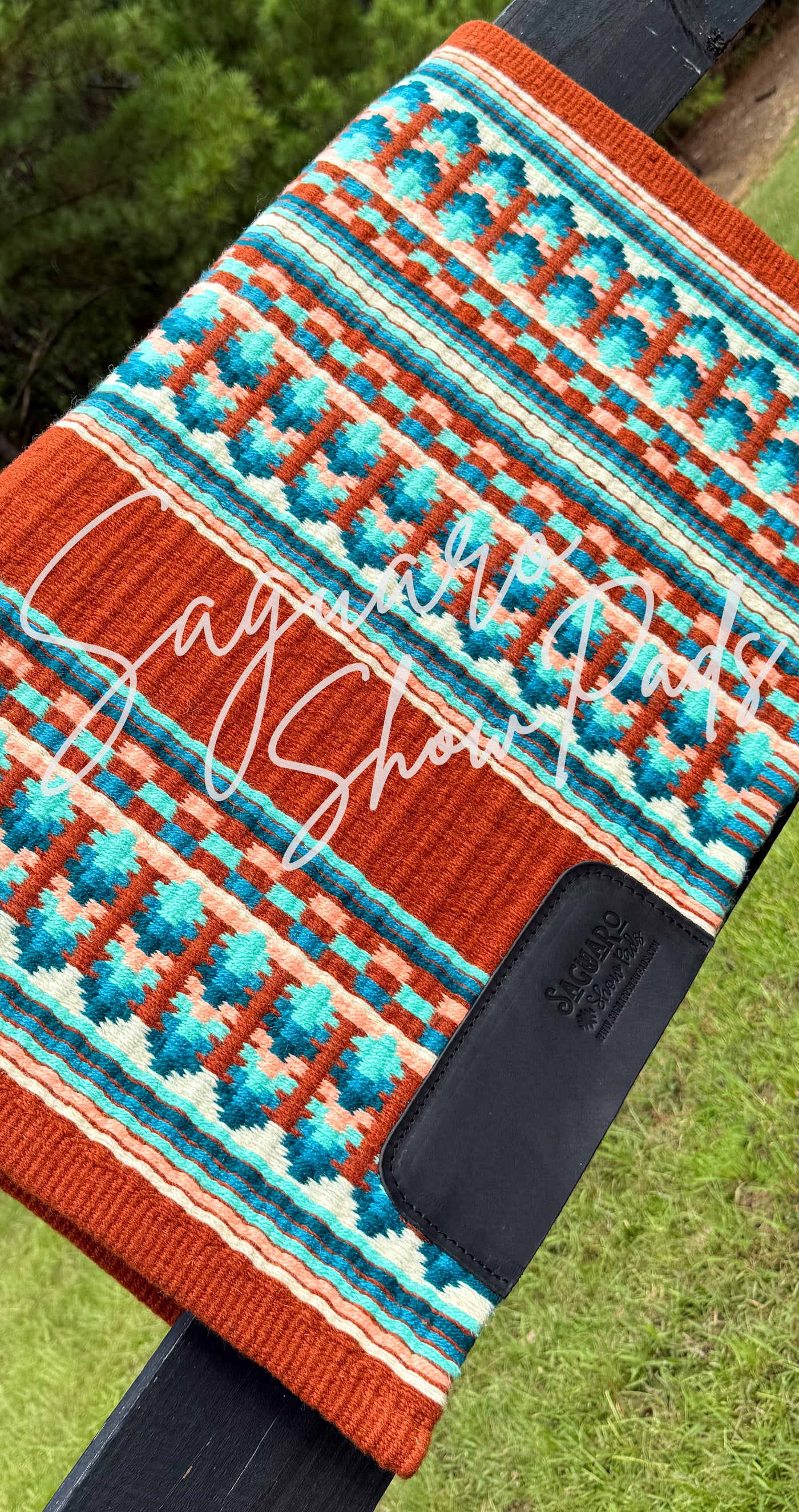 #6521 "Lana" Show Pad