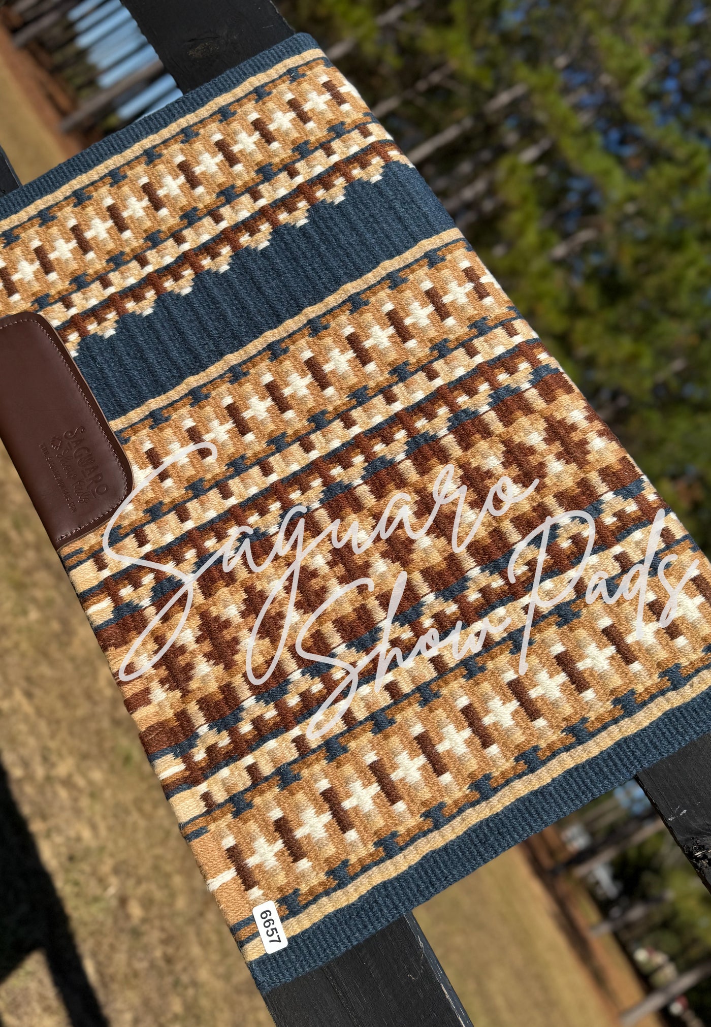 #6657 "Cadence" Show Pad